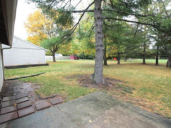 3rd image of 7607 Natchez Ct