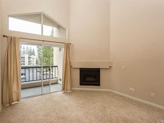 4th image of 21400 Burbank Blvd APT 315