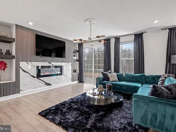 10878 Foxtrot Cir, Upper Marlboro, MD 20772