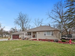 5710 Essex Rd, Lisle, IL 60532