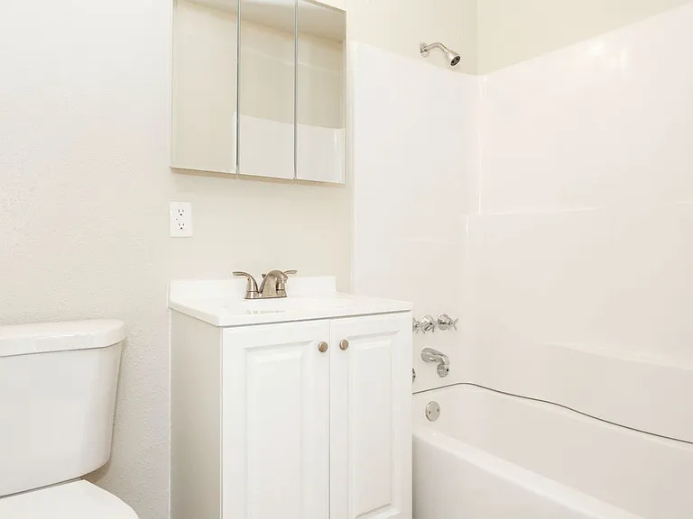 Sunset Village Apartments — Photo 14