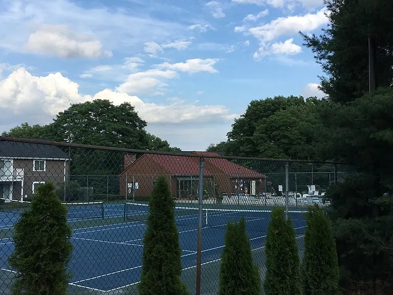 4 Post Oak Ln #19 — Photo 11