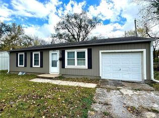 15313 White Ave, Grandview, MO 64030
