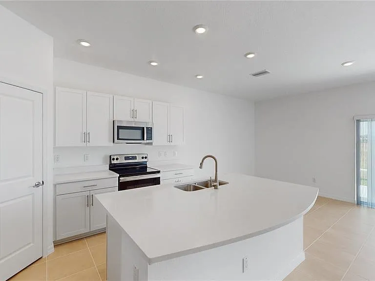 2415 Paravane Way — Photo 8