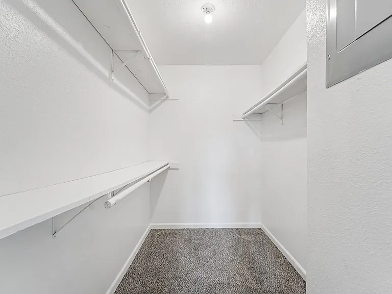 Waters at Westchase Apartments — Photo 56