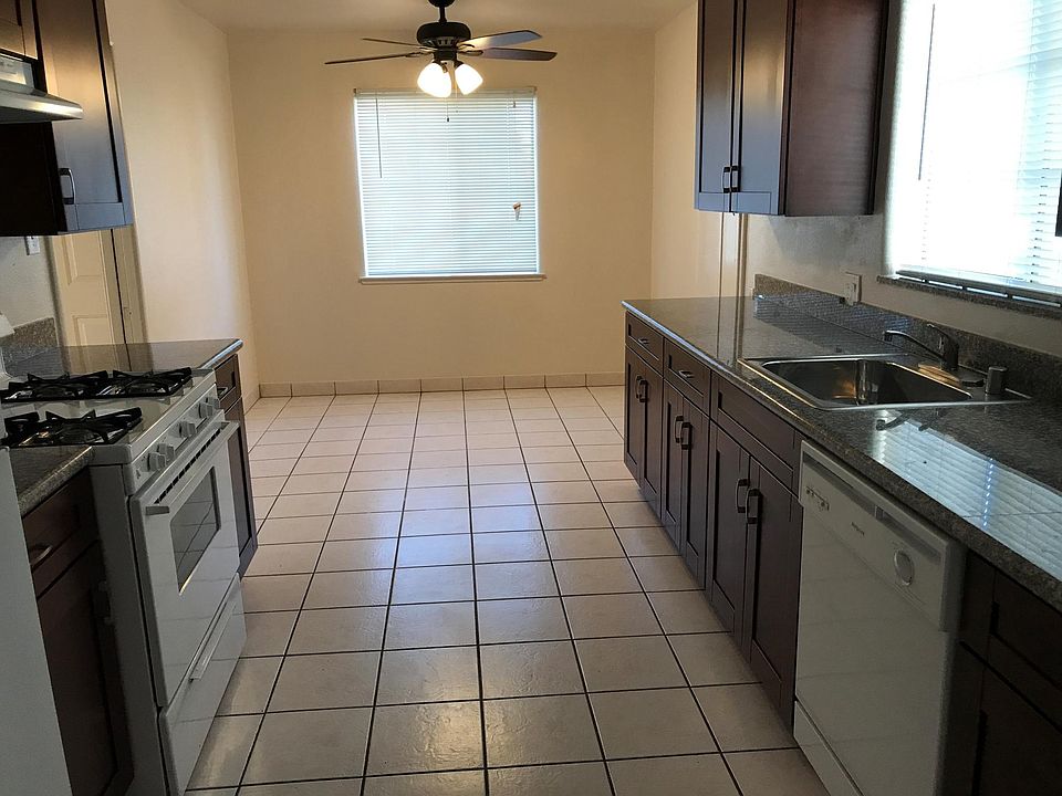 1st image of 867 N 15th St