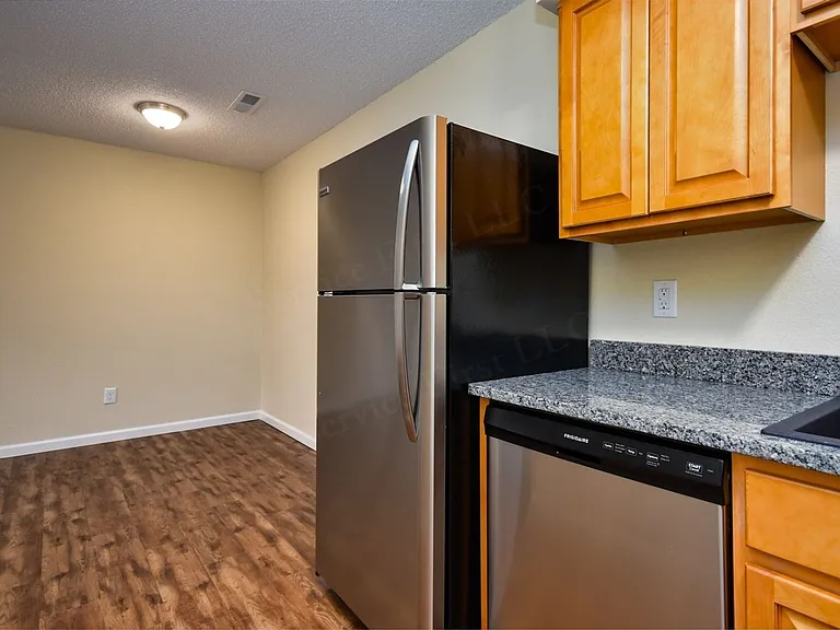 407 Judy St — Photo 25