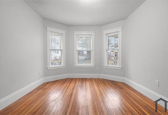 5th image of 4 Bailey St #1