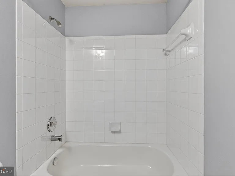 15806 Copper Beech Dr — Photo 38