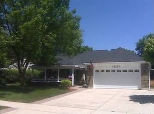 1N225 Tamarack Dr, Winfield, IL 60190