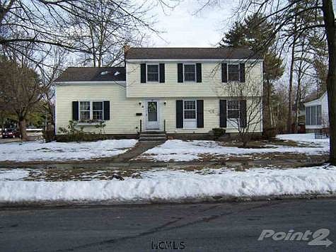 1st image of 25 Roosevelt Ave
