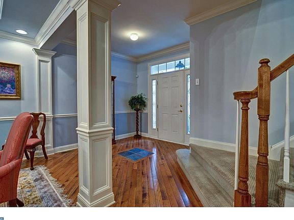 5th image of 28 Schindler Ct