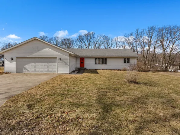 614 S Irving St, Monticello, IL 61856