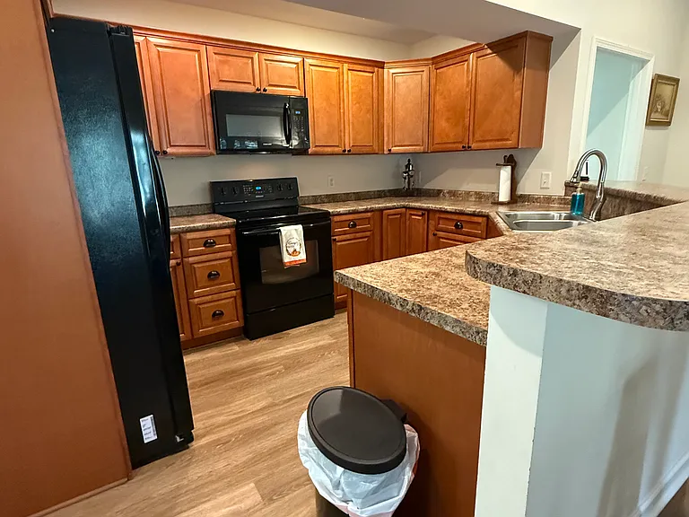 910 Honey Hill Rd — Photo 4