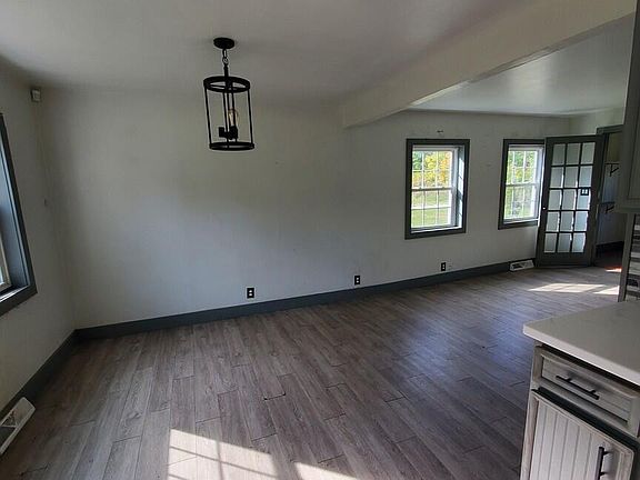 5th image of 2991 Violet Ave