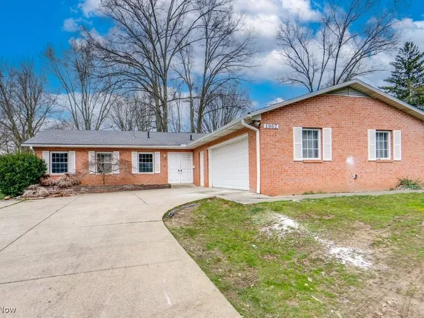 1967 Hawthorne Ave, Stow, OH 44224