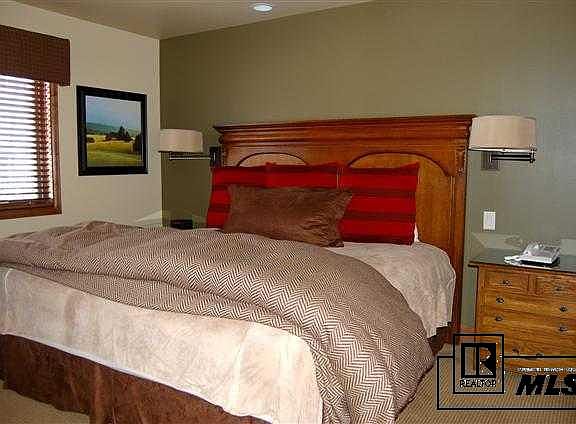 5th image of 2155 Ski Time Square Dr APT 313