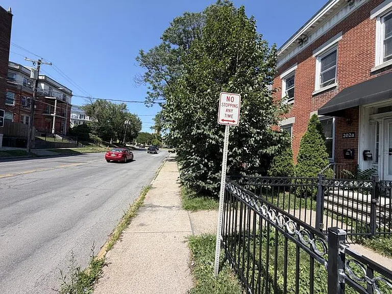 202 N Townsend St — Photo 2