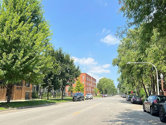 5th image of 5014 S Prairie Ave