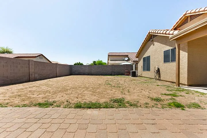 3 bed, 1431 sqft, $2,400 — Photo 2