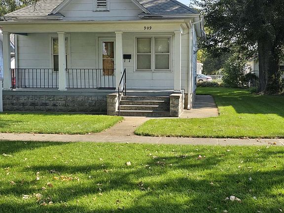2nd image of 909 W 1st St