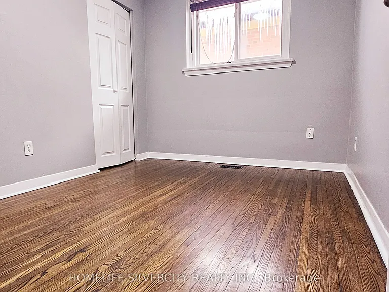 31 Windermere Ct #UPPER — Photo 19
