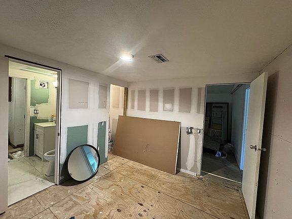 4th image of 690 NW 217th Way