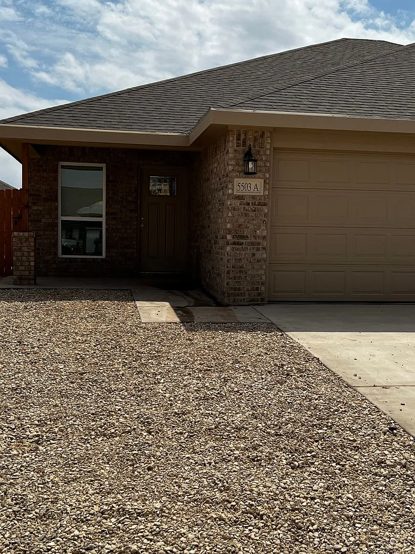 CBS 5503 Jarvis — Photo 1