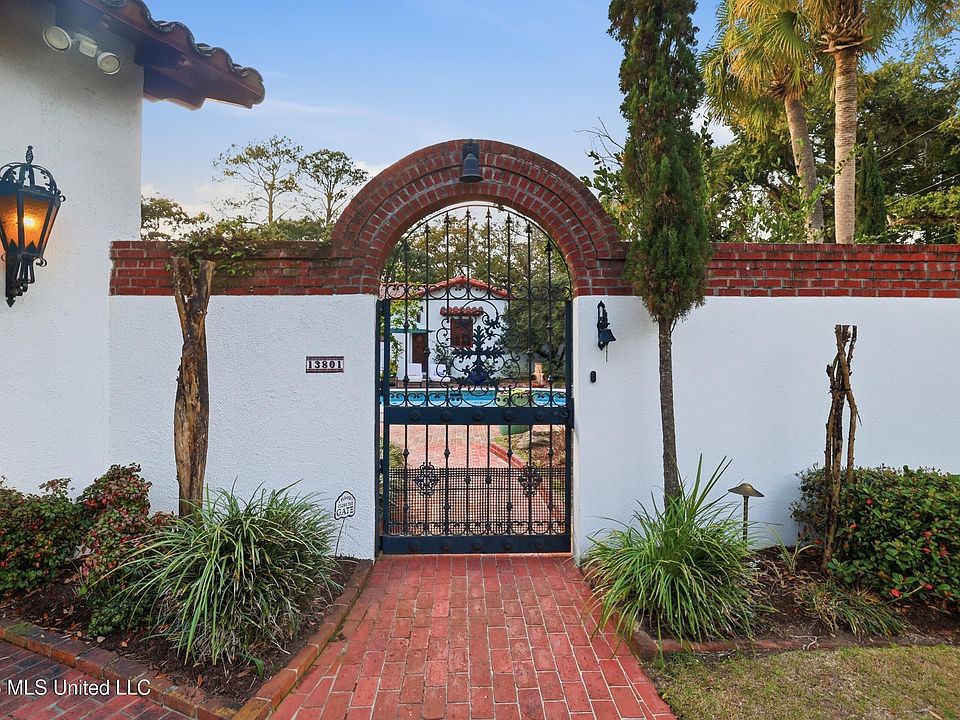 1st image of 13801 Arbor Cir