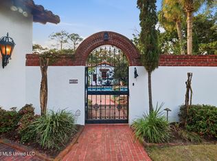 13801 Arbor Cir, Ocean Springs, MS 39564