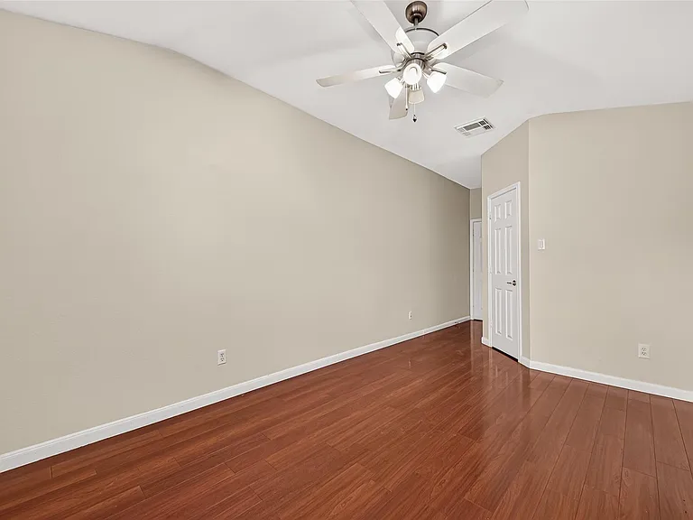 3223 Legends Creek Dr — Photo 16