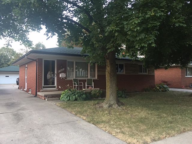 1st image of 15244 Paris St