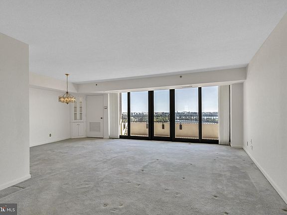 5th image of 1200 Crystal Dr APT 1312