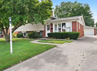 3132 Grange Rd, Trenton, MI 48183