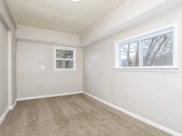 721886_028_bedroom_13495719.jpg