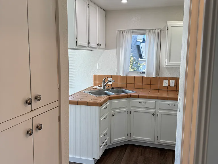 1344 Palm St #B — Photo 5