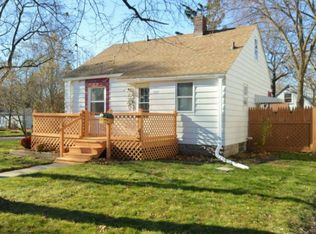 3201 Dartmouth Dr, Midland, MI 48642