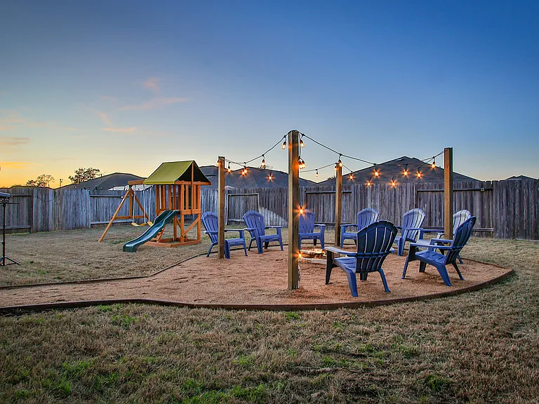 2431 Sutton Hollow Ct — Photo 46
