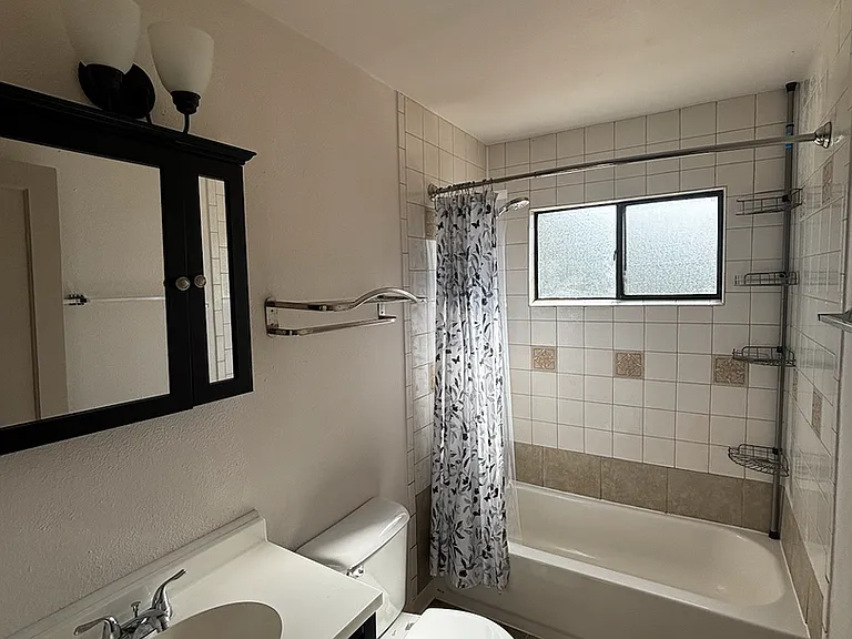 2500 Emilia St — Photo 10
