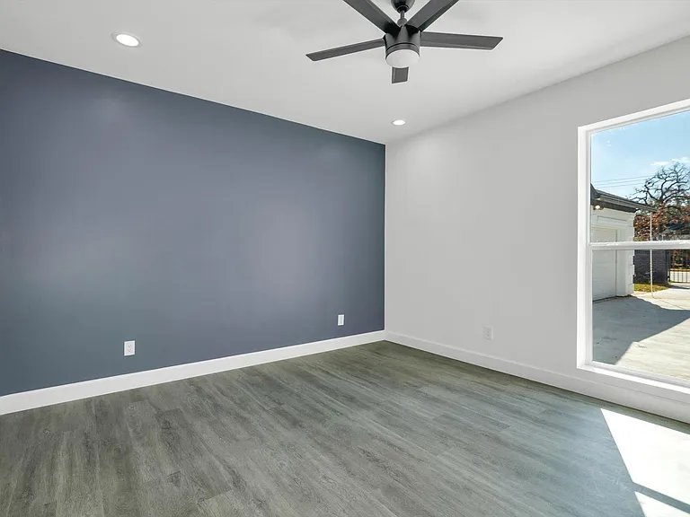 12564 Memorial Dr — Photo 38