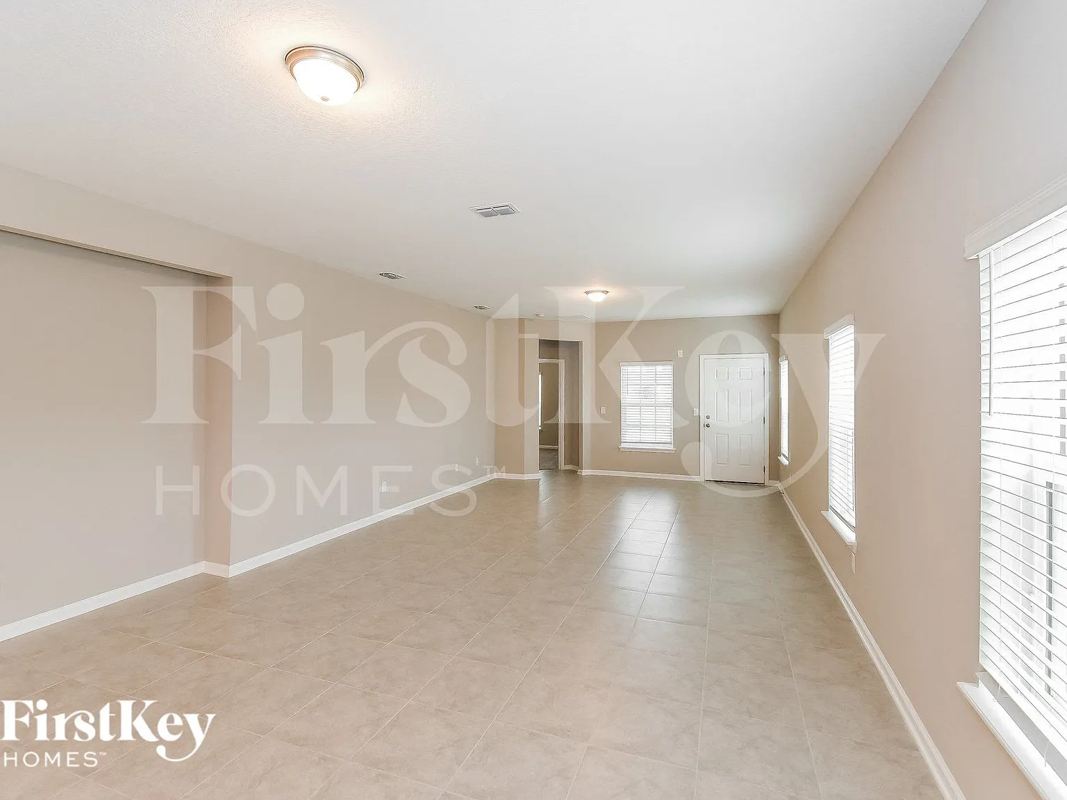 3 bed, 2.0 bath, 1864 sqft, $2,370 — Photo 2