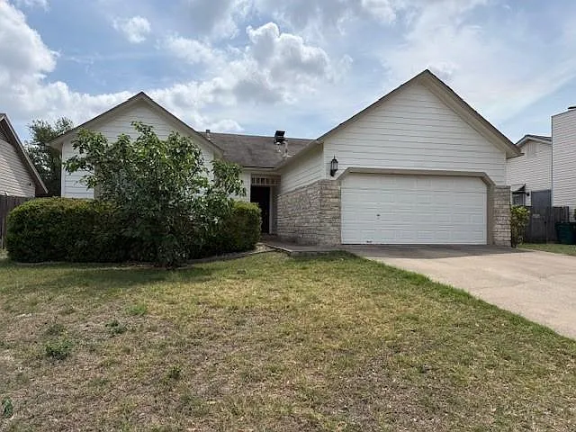 Building Photo - 16401 Knottingham Dr