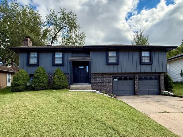1415 W Ferrel Dr, Olathe, KS 66061