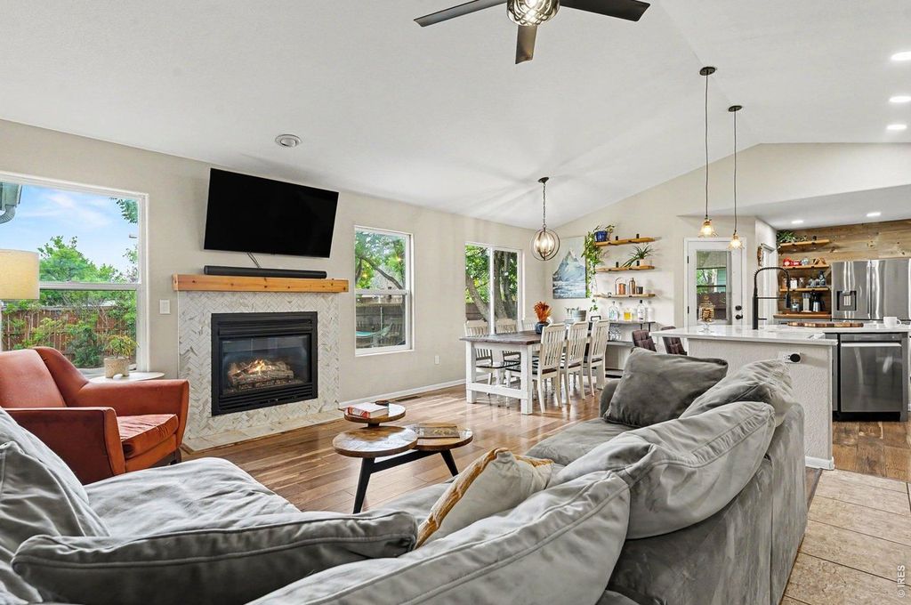 525 Nokomis Ct