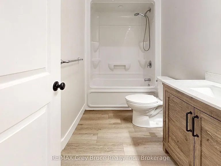 39 1st Ave S #9 — Photo 5