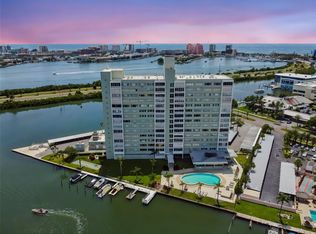 31 Island Way APT 609, Clearwater, FL 33767