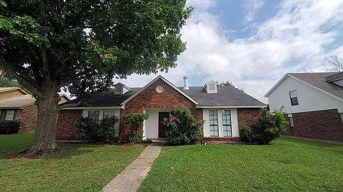 1125 Greenbriar Ln Photo 1