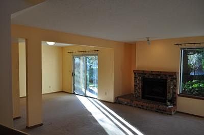 4th image of 16024 Village Green Dr Unit B