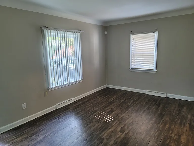 21395 Oxford Ave — Photo 13