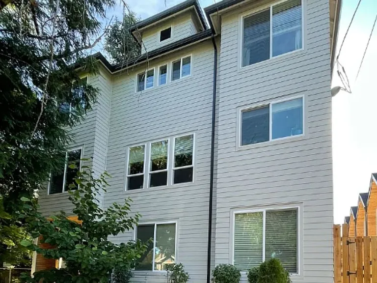 4384-4388 N Gantenbein Ave — Photo 9